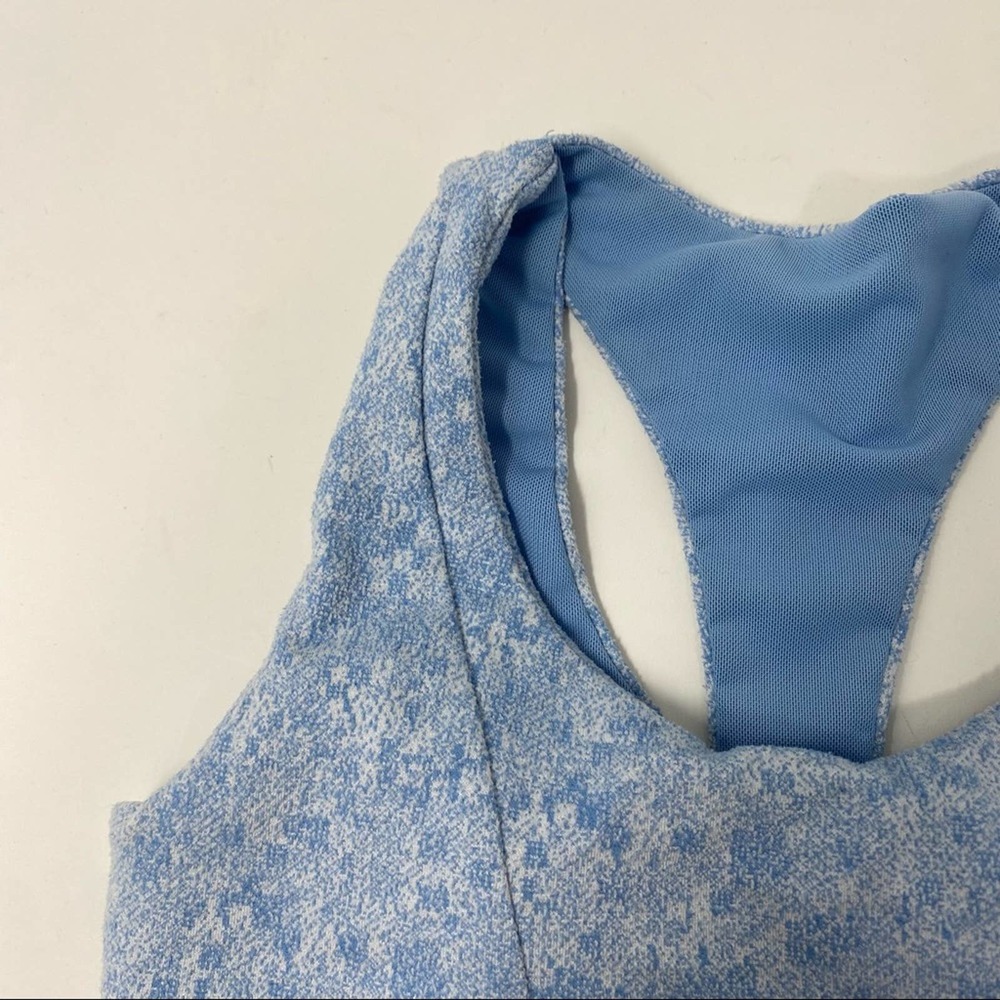 Gymshark Sports Bra XS Blue & White Fleur Texture Overlapping Racerback Detail - Picture 5 of 6